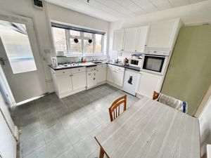 Kitchen- click for photo gallery